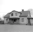 Gårdshuset till Brittenborgs skola har i tider brukats som skollokal som komplement till det egentliga skolhuset. Foto 1967, en tid före rivning.