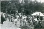 Kung Karl sn, Kungsör.
Torghandel på Nya torget i Kyrkparken. C:a 1915-1920.