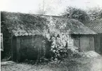 Kung Karl sn, Kungsör, kv. Bågen.
Bod på tomt Bågen nr 9, före 1944.