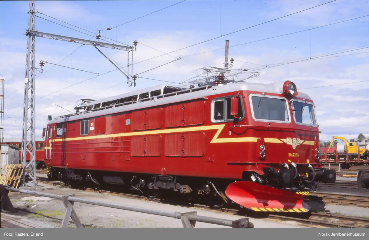 Elektrisk lokomotiv El 14 2164 på Marienborg ved Trondheim -Norsk ...