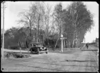 Vägen vid Nybro. Landsfiskal Gråberg, Kolbäck.
Ur Gustaf Åhmans samling.