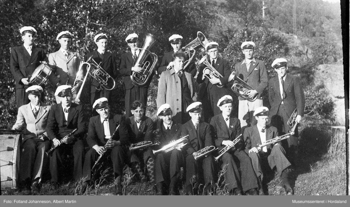 Gruppebilde (menn i musikklag)