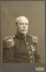 En officer (kapten?) från I 30 (Blekinge bataljon), i paraduniform, ca 1910.  

Ev. Robert Drangel (?) (1860-1923). Kapten vid Karlskrona grenadjärreg. 1902.