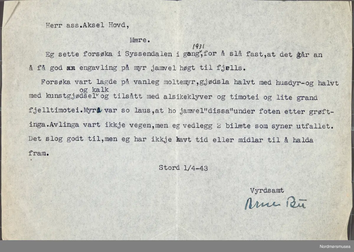 Familien Måbø. Et foto fra fotosamlingene til Nordmørsmusea AS og Norsk myrmuseum.