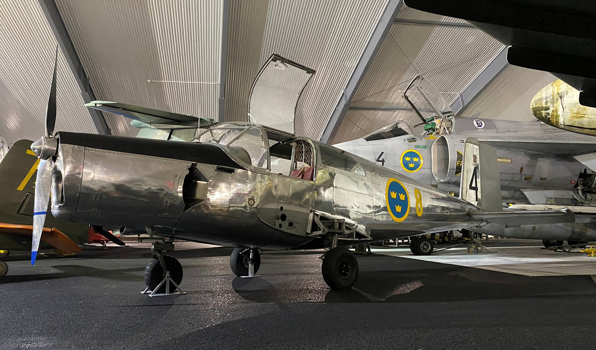 Transportflygplan, Tp 91
Saab 91 Safir

Märkning: På bakkroppen kronmärke och flottiljnummer 8; på fenan kodsiffra 4.
