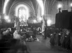 Begravning i Växjö Domkyrka ca. 1928. Möjligen biskop Lindbergs begravning.