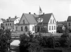 Villan Rosenhill i hörnet Hovsgatan - Kungsgatan, ca. 1900-tal. Fotograferat från Fridsberg på Kungsgatan 22.