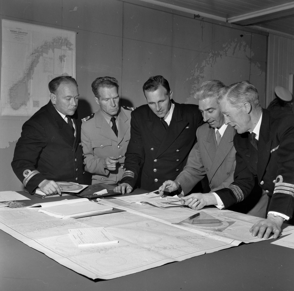 Offiserer under NATO-øvelsen "Strike Back"