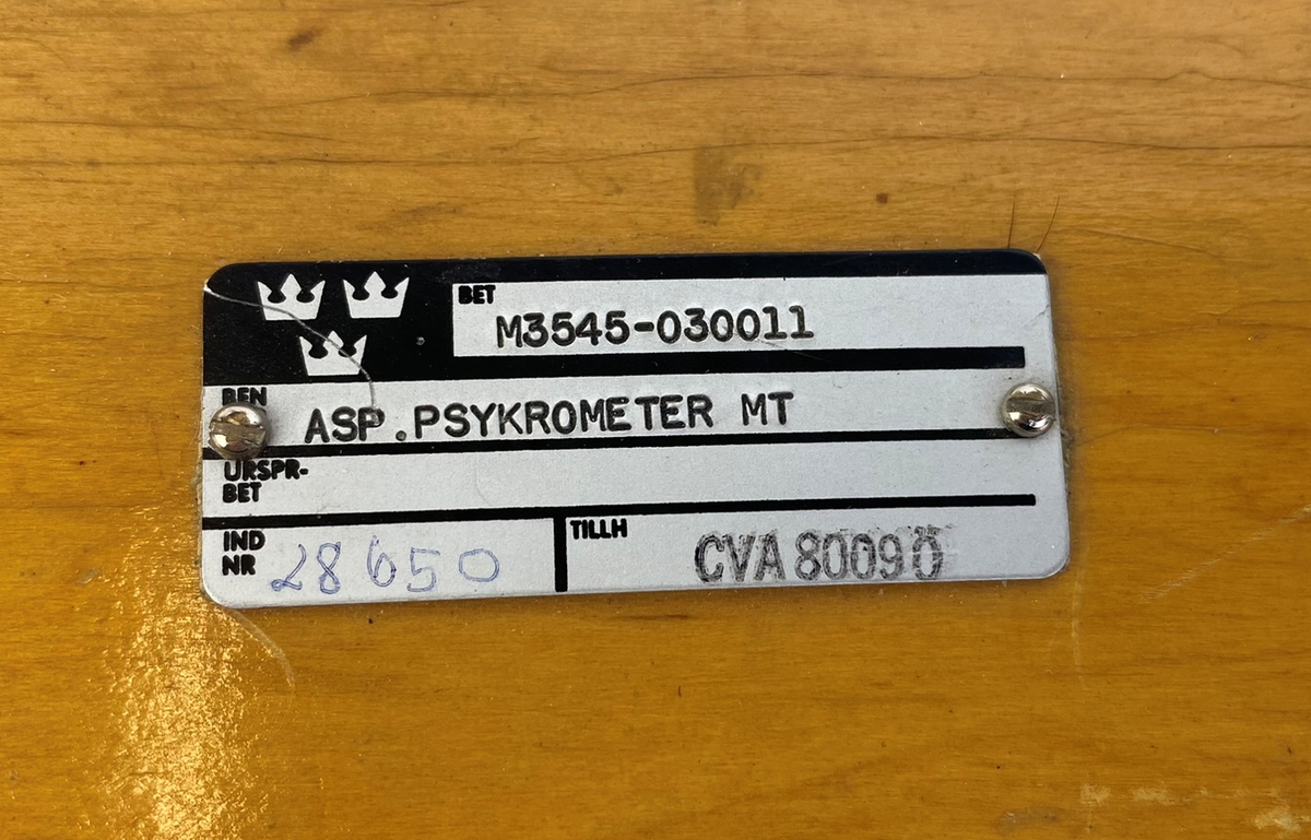 Psykrometer med tillbehör i trälåda.
