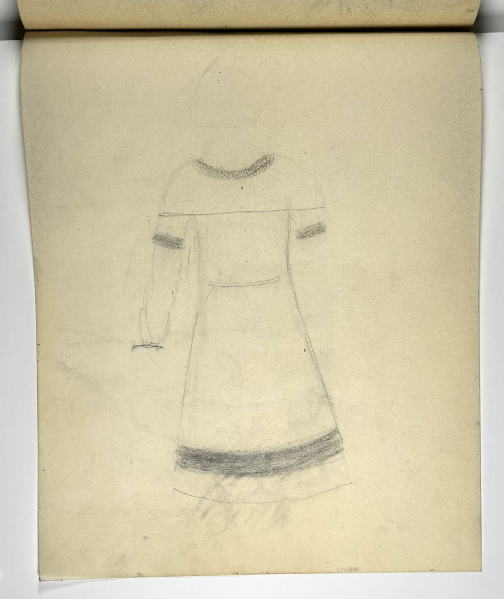 Skissebok, brun med svart rygg, liggende format, står Hans Gjesme frampå, ein del datert 1928, mykje mannsakt, mange frå Draumkvedet, katten, hest med stå, interiør.