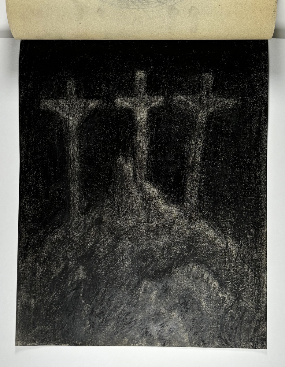 Skissebok, brun med svart rygg, liggende format, står Hans Gjesme frampå, ein del datert 1928, mykje mannsakt, mange frå Draumkvedet, katten, hest med stå, interiør.