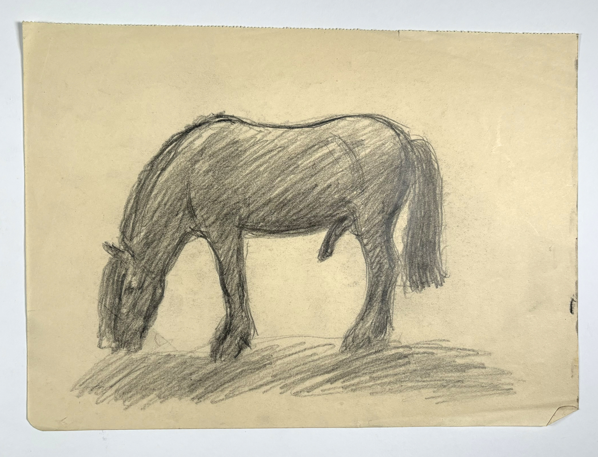 Skissebok, brun med svart rygg, liggende format, står Hans Gjesme frampå, ein del datert 1928, mykje mannsakt, mange frå Draumkvedet, katten, hest med stå, interiør.