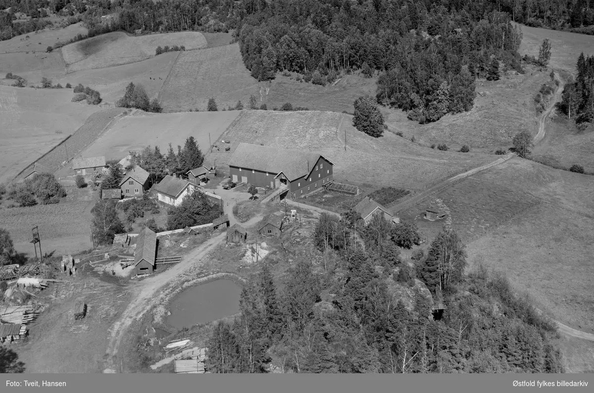 Flyfoto fra Sælid (gnr. 9 bnr. 4. ) i Varteig 8. august 1956.