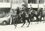 K 1 övar kortegevägen inför kungabröllopet den 18 juni 1976.