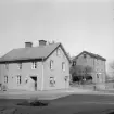 Miljön utmed Lasarettsgatan i höjd med Sandbäcksgatan i Linköping. Foto 1974.