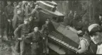 Soldater vid stridsvagn m/1921.