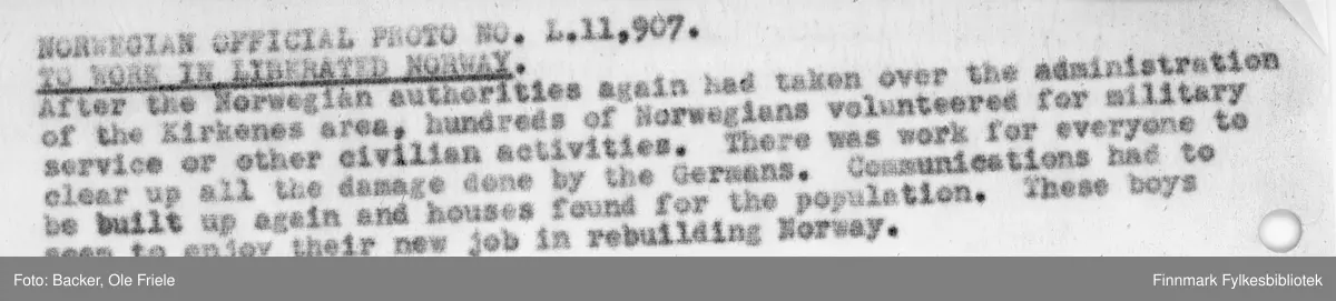 Ved starten av Egnehjemveien. Fem unge karer med spade på skulderen. Fra venstre: Arthur Arvola, Håvard Birger Hølvold, Norvald Aannerud, Woluf Abrahamsen og Johan "Putte" Jeremiassen. I bakgrunnen Skavhaug-kiosken. 