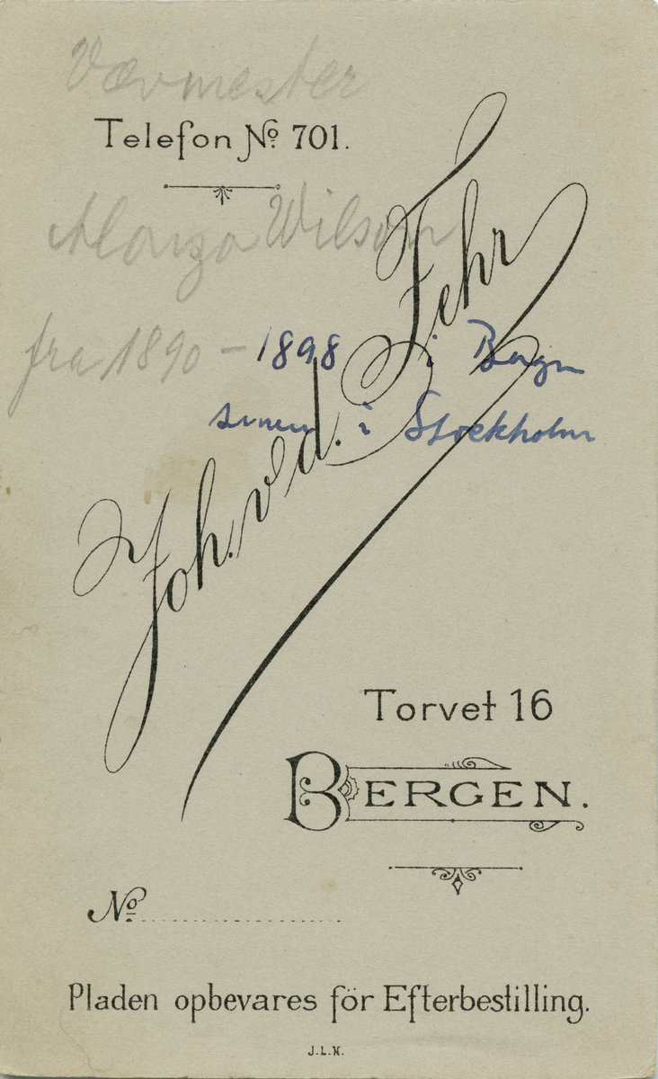Portrett av Alonzo Wilson, vevmeister ved Skandinavisk Aktie-Tyllgardinfabrik i Bergen mellom 1890-1898. Seinare arbeidde han i Stockholm, truleg ved gardinfabrikken der.