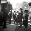 Mottagande av kronprins Gustaf Adolf, med gemål Louise
på stationen i Växjö, i samband med jubileumsutställning m.m.

Gustaf VI Adolf (1882-1973), reg. 1950-1973.
G.m. 2:o Louise, f. Mountbatten (1889-1965). (AB)