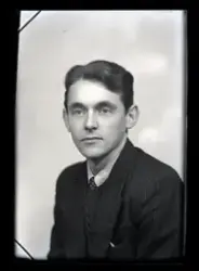 Olav Skjerve. (1923-2000)