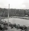 Lantbruksmötet.
Hästpremiering. Vy från läroverket ner över skolgården med pågående hästvisning. 
I bakgrunden syns bl a skorstenen till dåv. elverket.