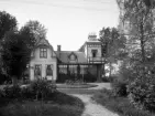 Okänd rikt utsmyckad villa i Växjö, med mindre torn. Ca. 1910-tal.