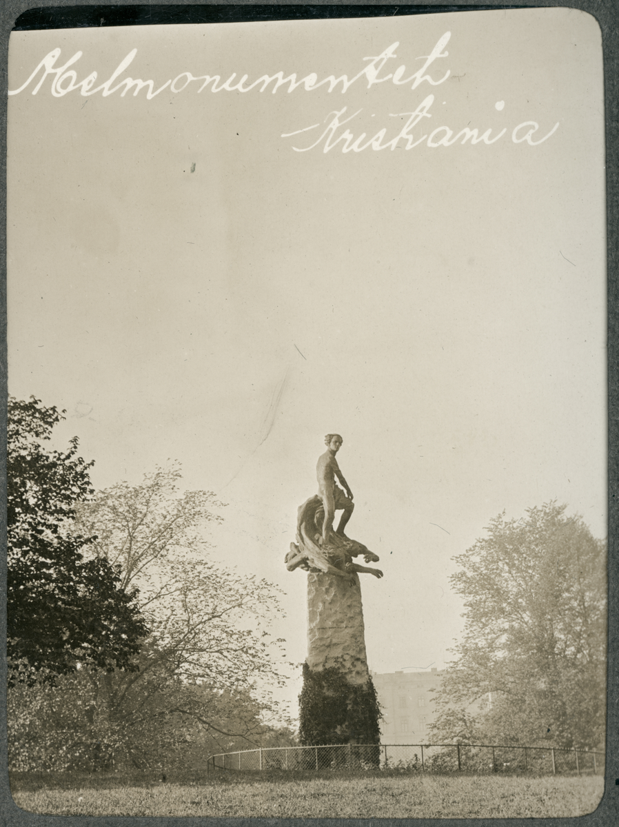 "Abelmonumentet Kristiania"