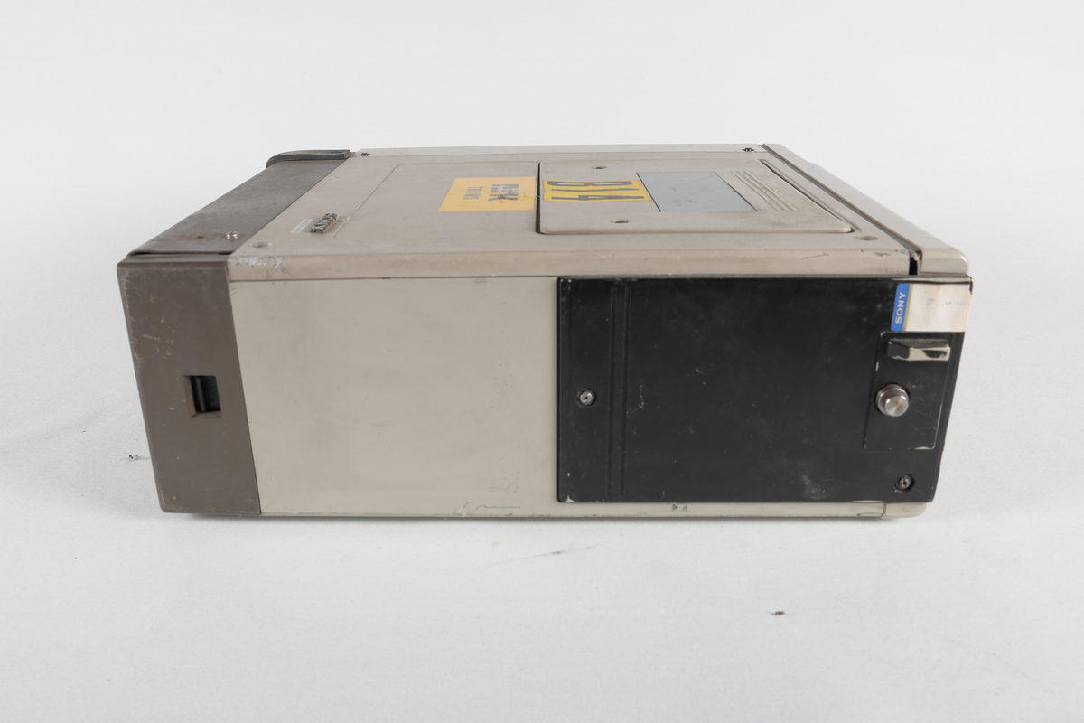 Sony BVP-110P Videocassette Recorder