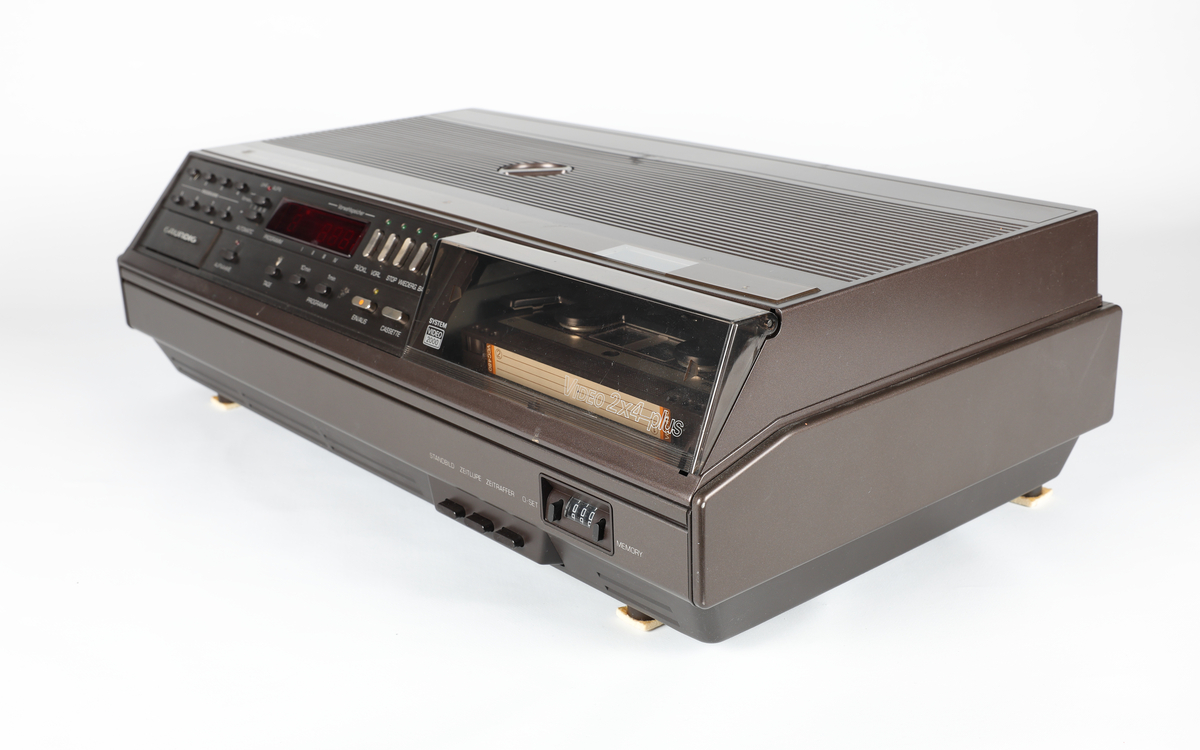 Grundig System 2000 Video 2x4 Best. Nr. 770 videoopptaker med instruksjonsbok
Instruksjonsboken har nummer NRFM.00144.001