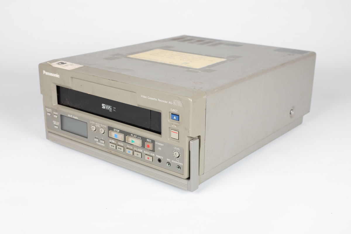 Hitachi VT-7000E Portable Videocassette Recorder
