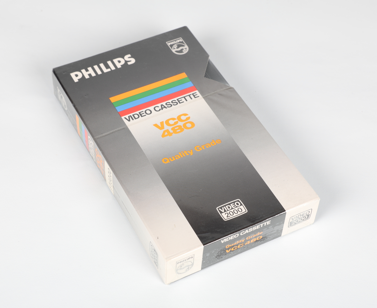 Thorn Model Nr 8923 Video Cassette Recorder
Tilhørende gjenstander: 
NRFM.00155.001 Sony ProX E-180 Videokassett
NRFM.00155.002 Philips VCC480 Videokassett
