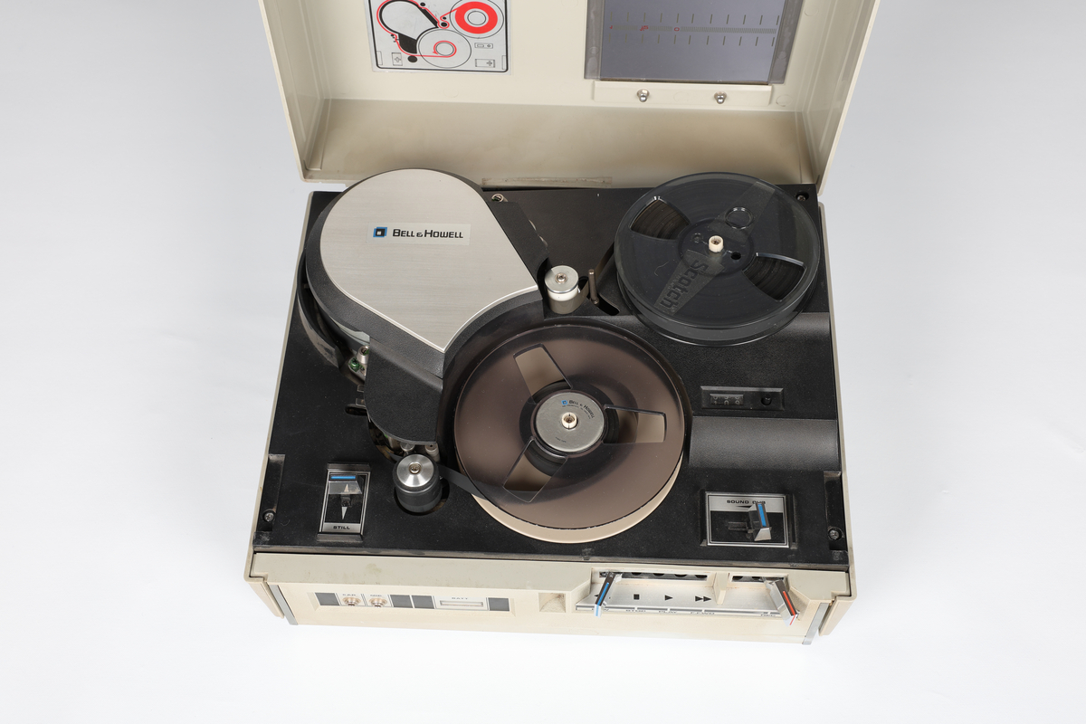 Bell & Howell PV-4500 Portable Tape Recorder