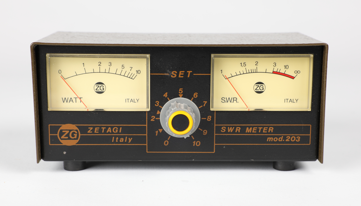 Philips PM 5515-TN colour tv pattern generator. 
Test og måleinstrument som brukes til å generere testmønstre og og signaler for farge- tv
kalibrering av tv apparater og testing av videoutstyr for å sikre best mulig signal.

Tillegsutstyr : 1.  Pal pattern generator leader LCG-412C. NRFM.00185.001  
                               brukes til kamerainnstillinger / justering / kalibrering   
                        
                          2. Panasonic auto set up kit. NRFM.00185.002

                          3. Wattmeter. NRFM.00185.003
