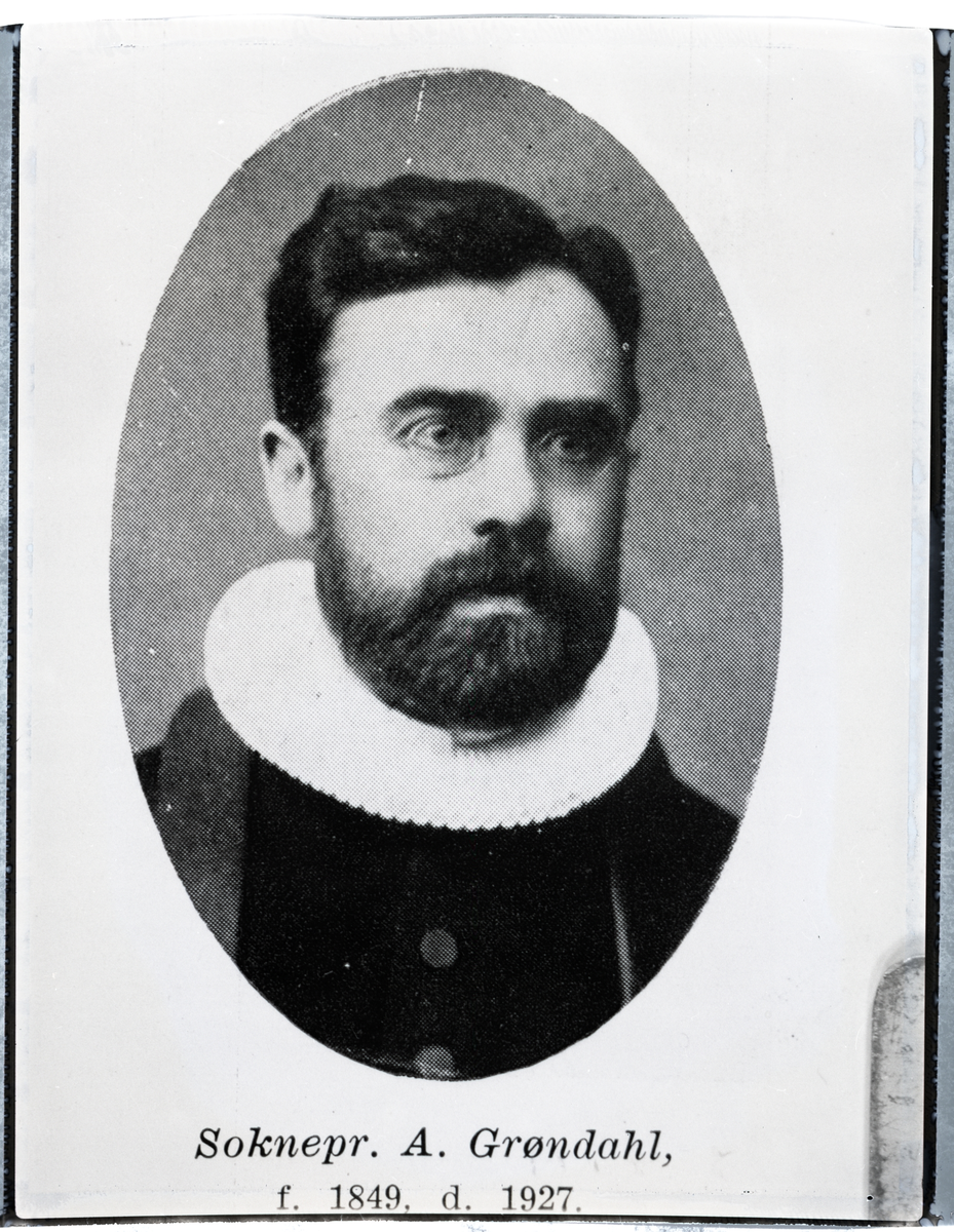 1 Sokneprest Anders Grøndahl.
2. Sokneprest Ulrik Bagge Bøcher Strøm.
3  Sokneprest Andreas Conrad Sveås
4  Sokneprest Erik Rasmus Bing
5  Sokneprest Boye Ording
6  Sokneprest Herman Ditlef Kvarving de.
7  Sokneprest Søren Seland
8  Sokneprest Gunnar Hauge
9 Sokneprest Halvor Tobias Heyerdahl