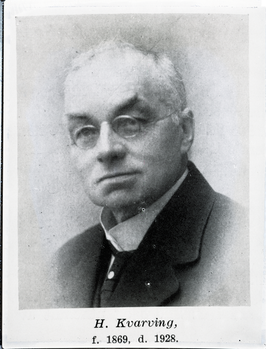 1 Sokneprest Anders Grøndahl.
2. Sokneprest Ulrik Bagge Bøcher Strøm.
3  Sokneprest Andreas Conrad Sveås
4  Sokneprest Erik Rasmus Bing
5  Sokneprest Boye Ording
6  Sokneprest Herman Ditlef Kvarving de.
7  Sokneprest Søren Seland
8  Sokneprest Gunnar Hauge
9 Sokneprest Halvor Tobias Heyerdahl