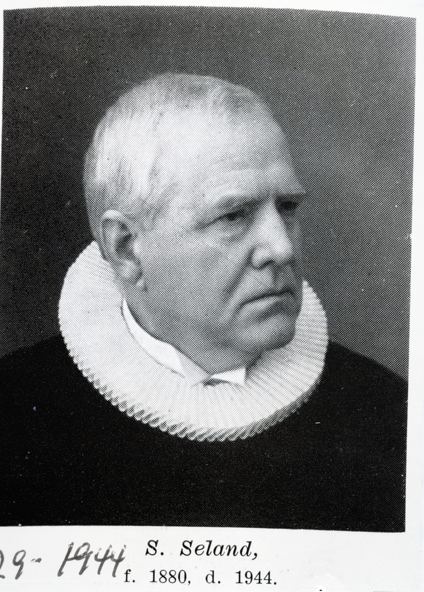 1 Sokneprest Anders Grøndahl.
2. Sokneprest Ulrik Bagge Bøcher Strøm.
3  Sokneprest Andreas Conrad Sveås
4  Sokneprest Erik Rasmus Bing
5  Sokneprest Boye Ording
6  Sokneprest Herman Ditlef Kvarving de.
7  Sokneprest Søren Seland
8  Sokneprest Gunnar Hauge
9 Sokneprest Halvor Tobias Heyerdahl