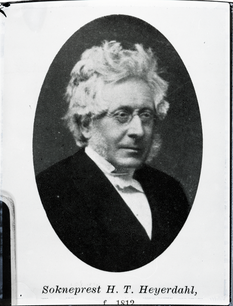 1 Sokneprest Anders Grøndahl.
2. Sokneprest Ulrik Bagge Bøcher Strøm.
3  Sokneprest Andreas Conrad Sveås
4  Sokneprest Erik Rasmus Bing
5  Sokneprest Boye Ording
6  Sokneprest Herman Ditlef Kvarving de.
7  Sokneprest Søren Seland
8  Sokneprest Gunnar Hauge
9 Sokneprest Halvor Tobias Heyerdahl