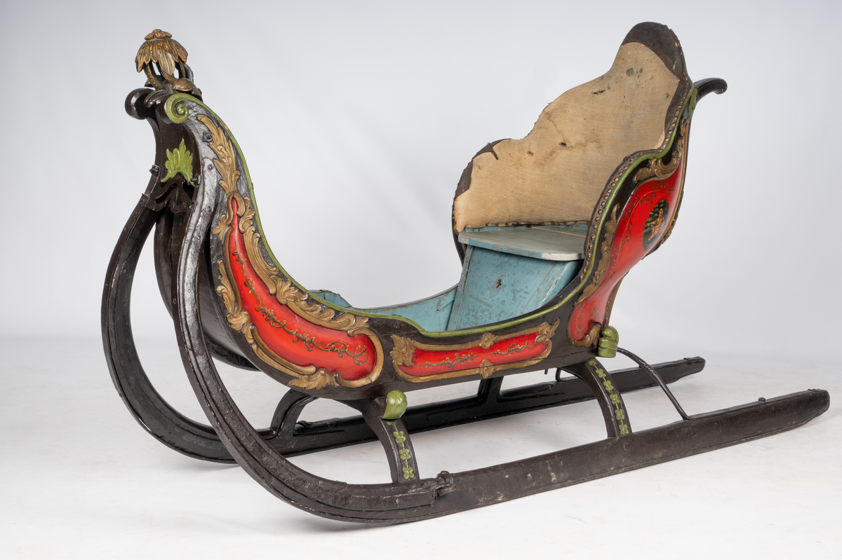 Spisslede med sledeskrin.Slede, spisslede m. skrin.