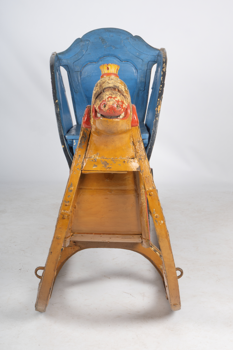 Spisslede med sledeskrin.Slede, spisslede m. skrin.