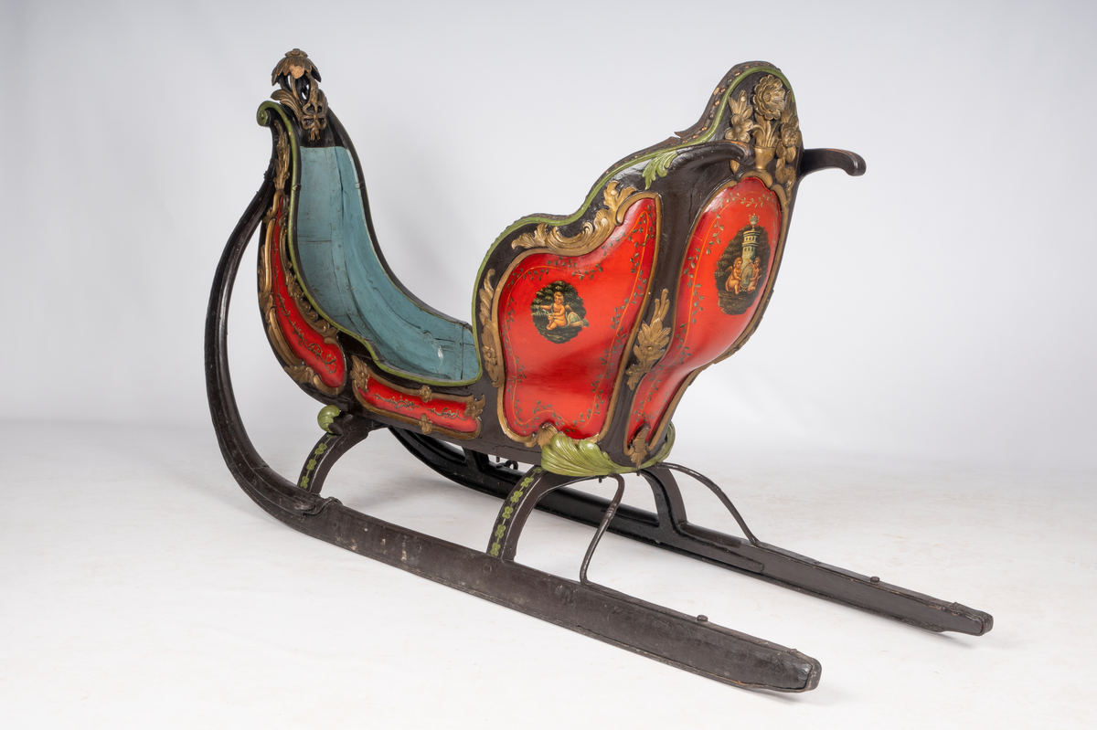 Spisslede med sledeskrin.Slede, spisslede m. skrin.