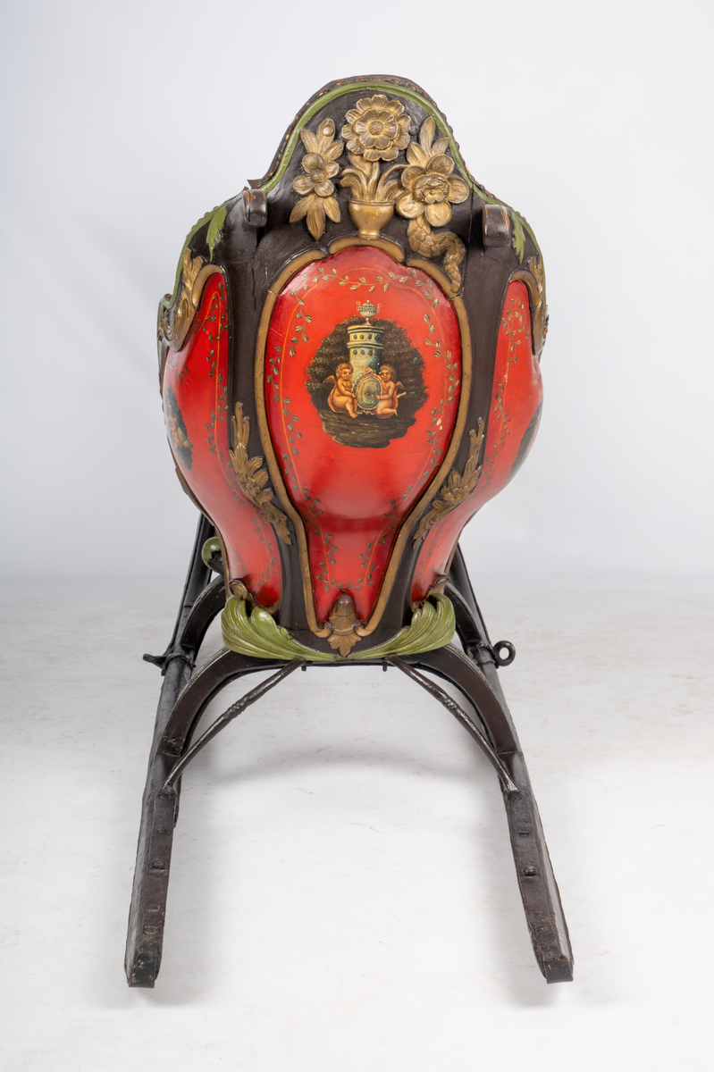 Spisslede med sledeskrin.Slede, spisslede m. skrin.