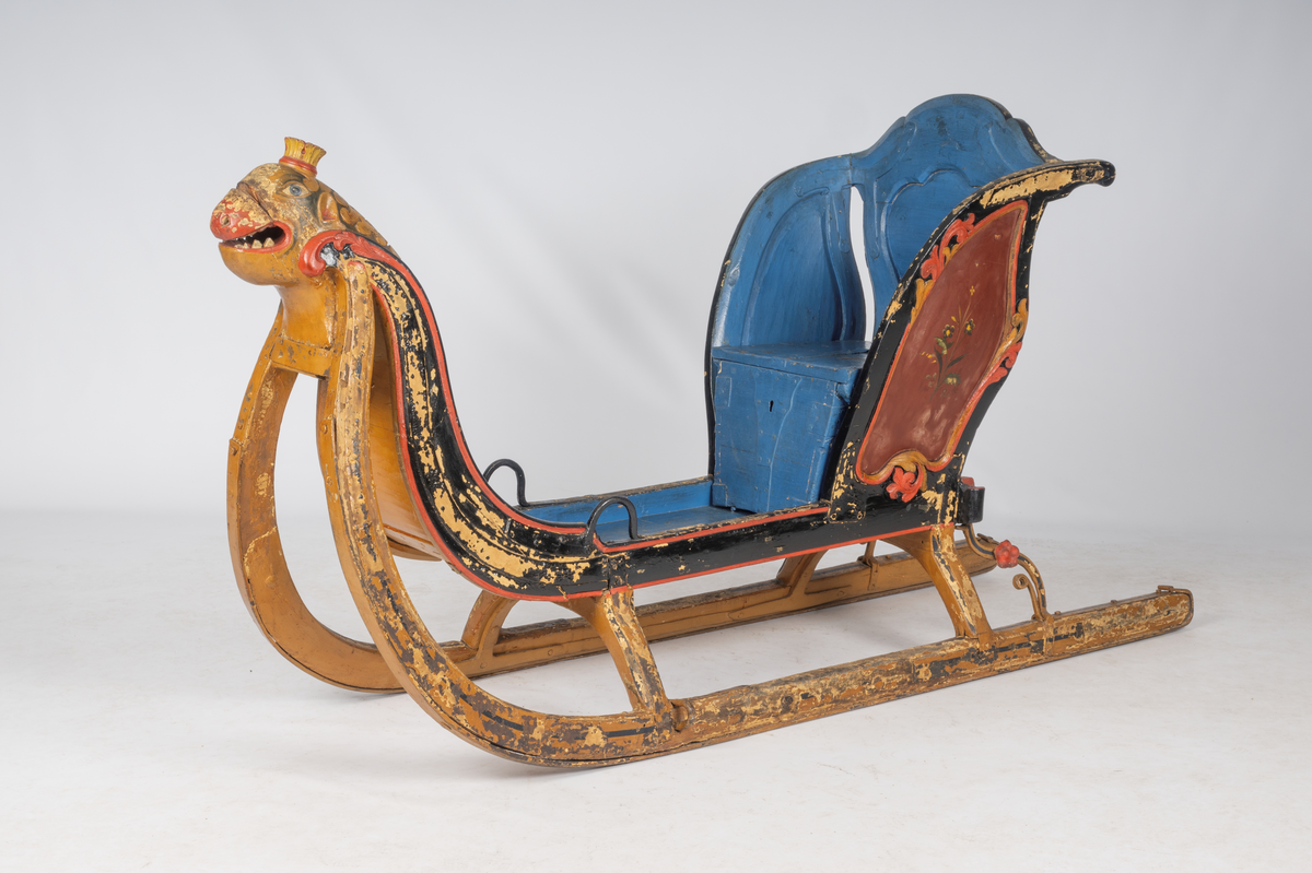 Spisslede med sledeskrin.Slede, spisslede m. skrin.