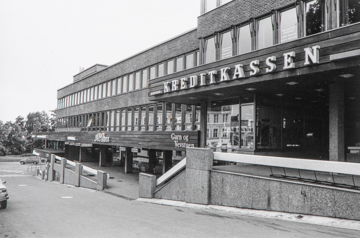 Hamar, Triangelen, Torgata 72, Kreditkassen, Garn og Vevstue,  A. Steen.