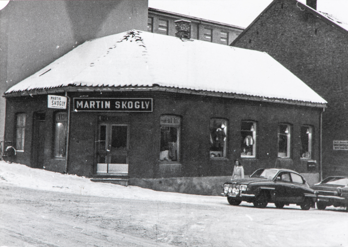 Hamar, Grønnegata 94 i krysset med Bekkegata, Martin Skogly Konfeksjonsfabrikk og utsalg,