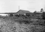 Sågverk / Brädgård. Okänd plats i Kronobergs län, ca. 1900.