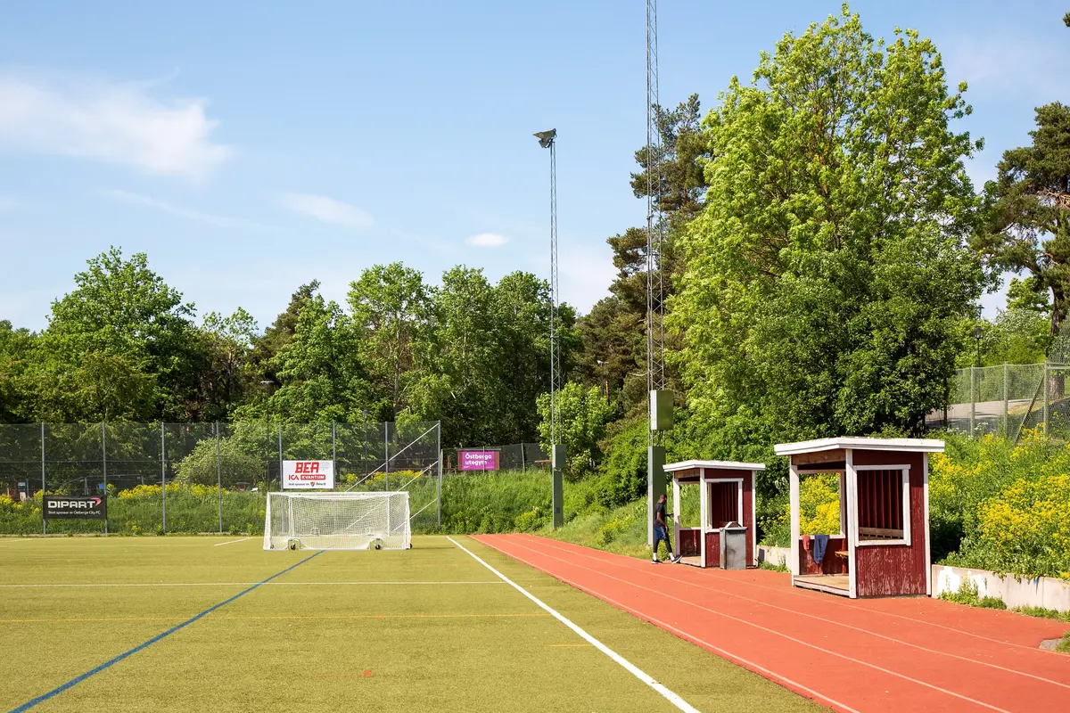Fotografering längs gamla Göta landsväg. Lisebergs bollplan.