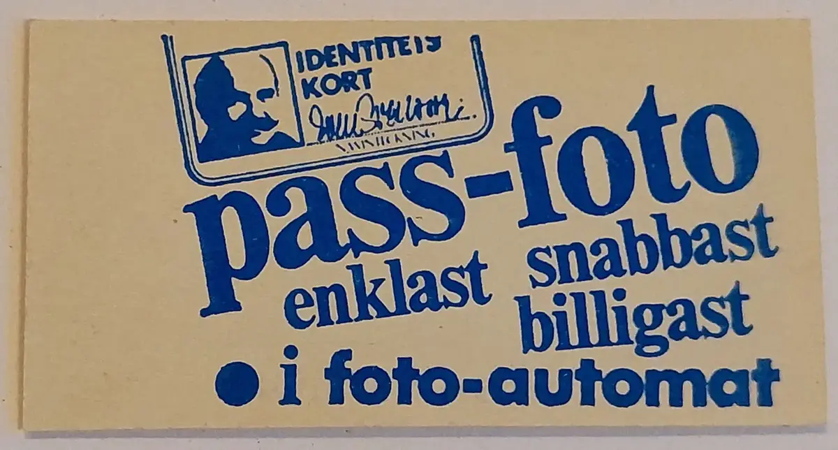 Personvåg från stationsmiljö.