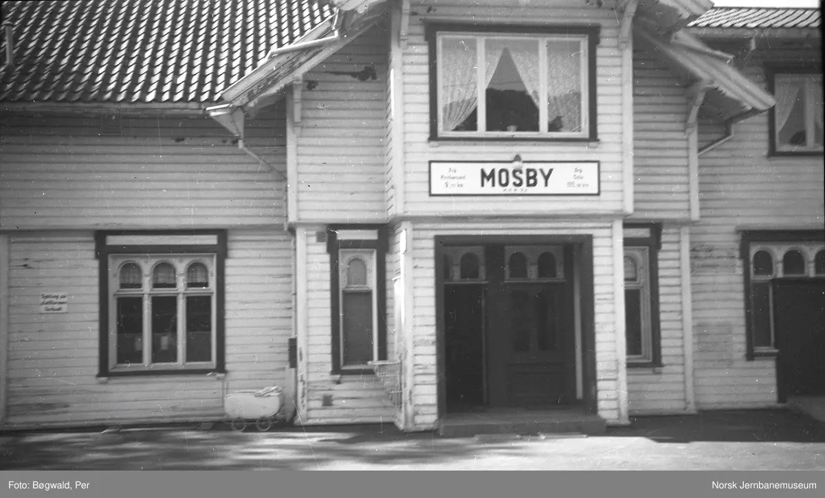 Mosby stasjonsbygning