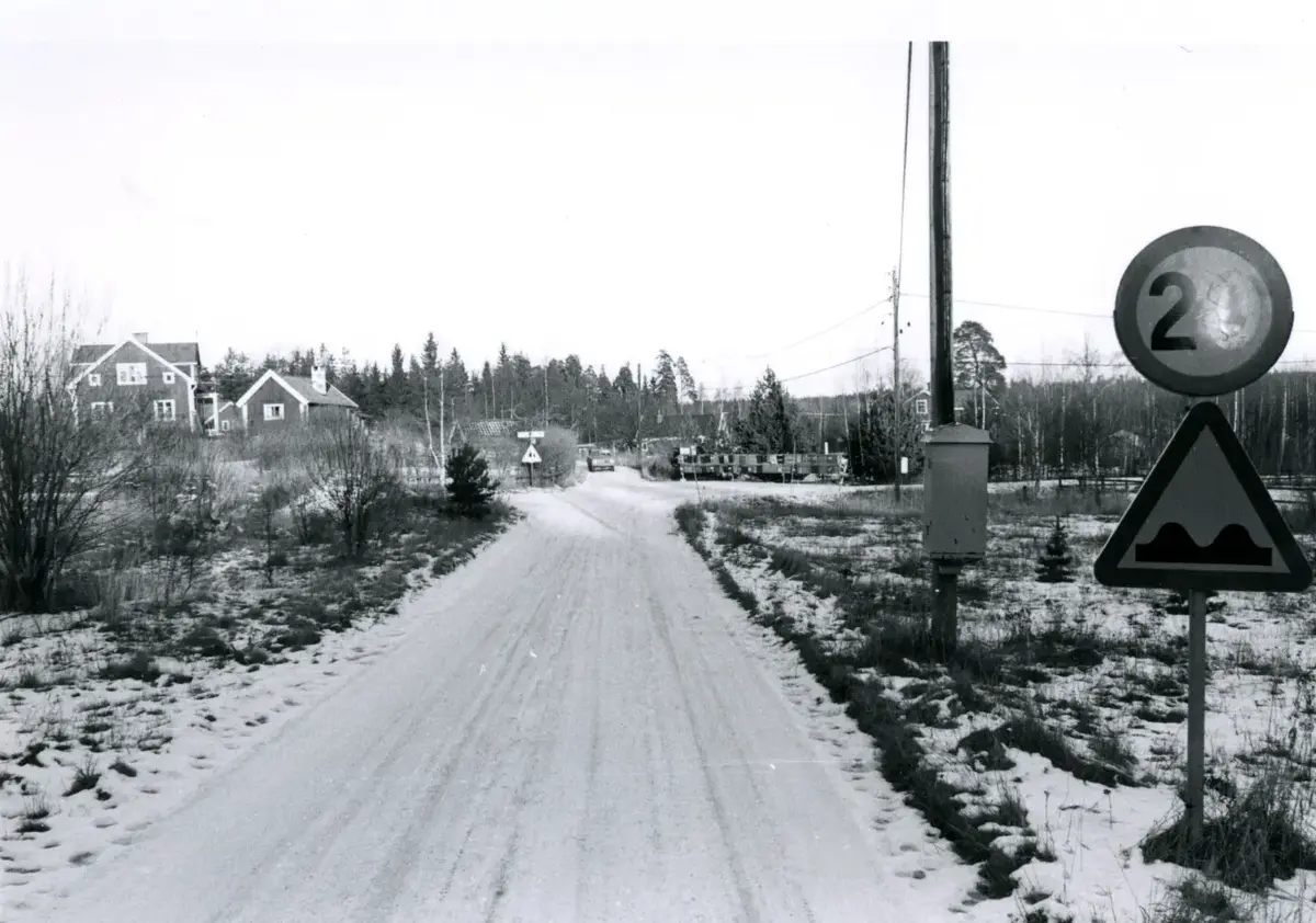 Gården Svartbro på södra sidan av Ryssjön. Med början 1962  avsöndrades marken vid Svartbro till sommarstugeområde. Under 2000 talet  har de enkla stugorna moderniserats och anpassade till åretruntboende