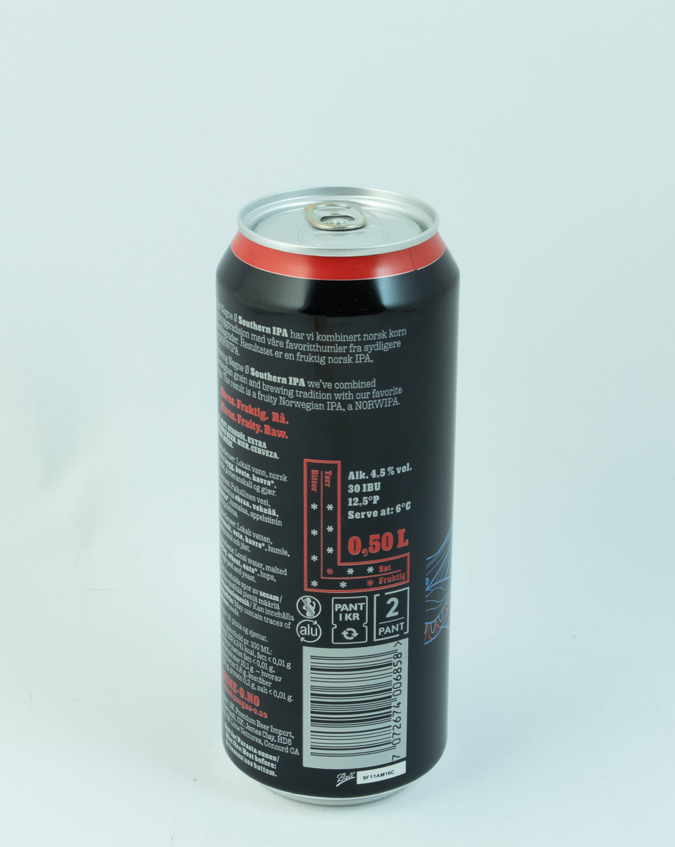 Svart aluminiumsboks med røde og blå detaljer og hvit skrift